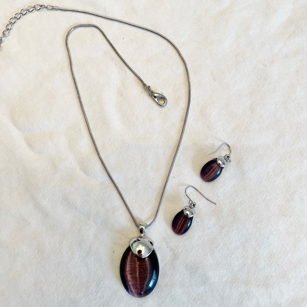 ** 3 For 20$ -- Silver and Purple Pendant Necklace Set